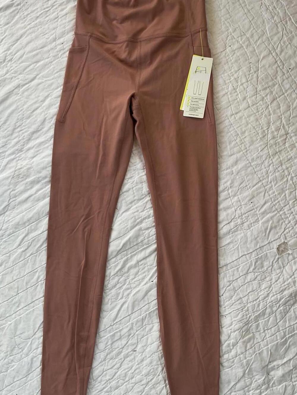 NWT All in Motion Everyday Soft Ultra High-Rise Leggings XS